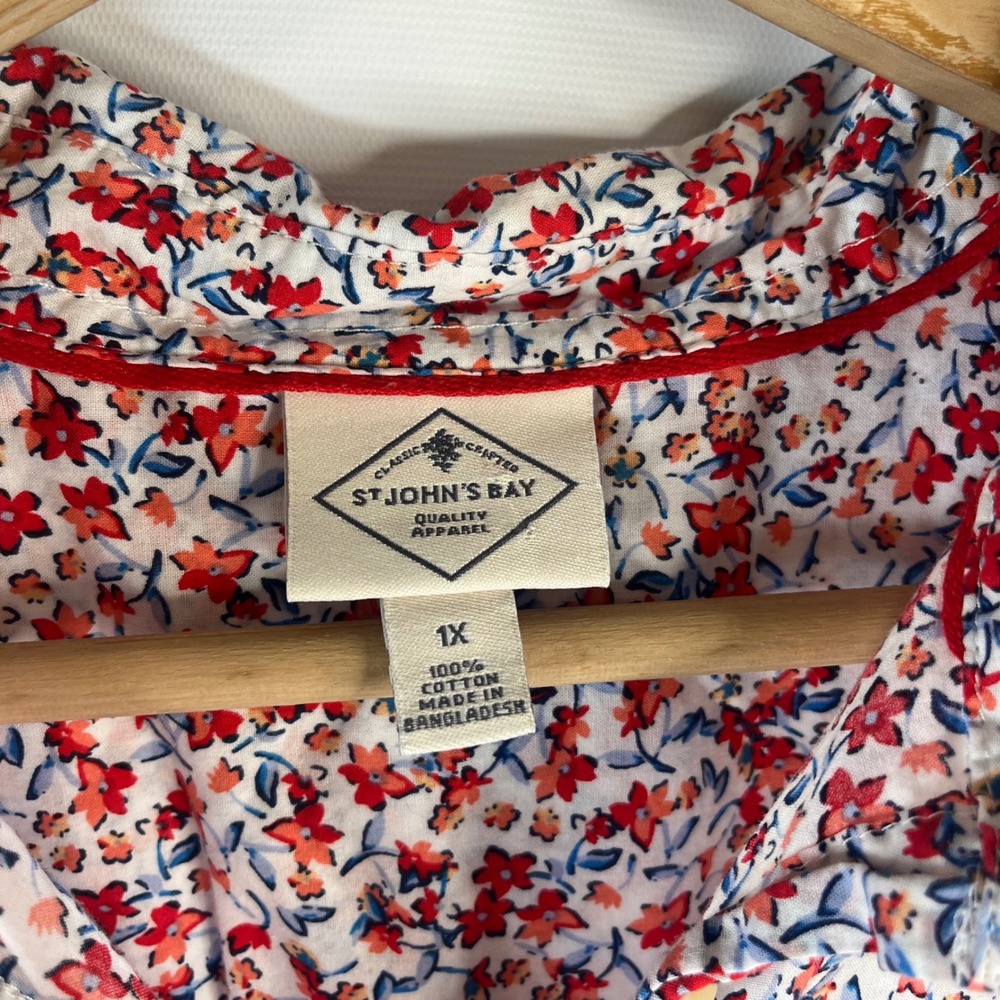 St. John's Bay Sleeveless Shirt Women 1X Red White Blue Floral Button Up Cotton - Picture 2 of 8